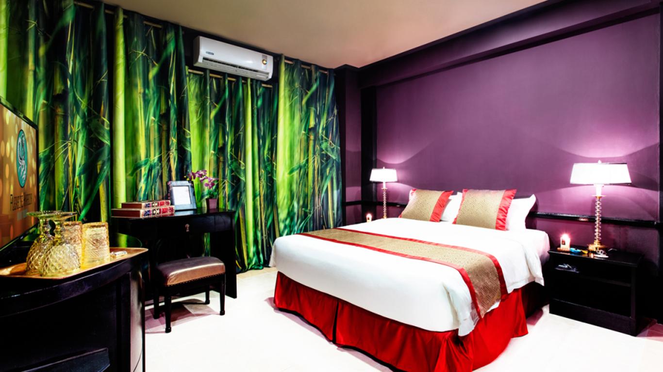 Pleasure Harbour Boutique