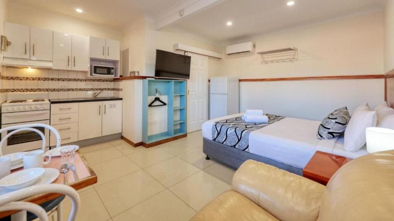 Across Country Motel and Serviced Apartments