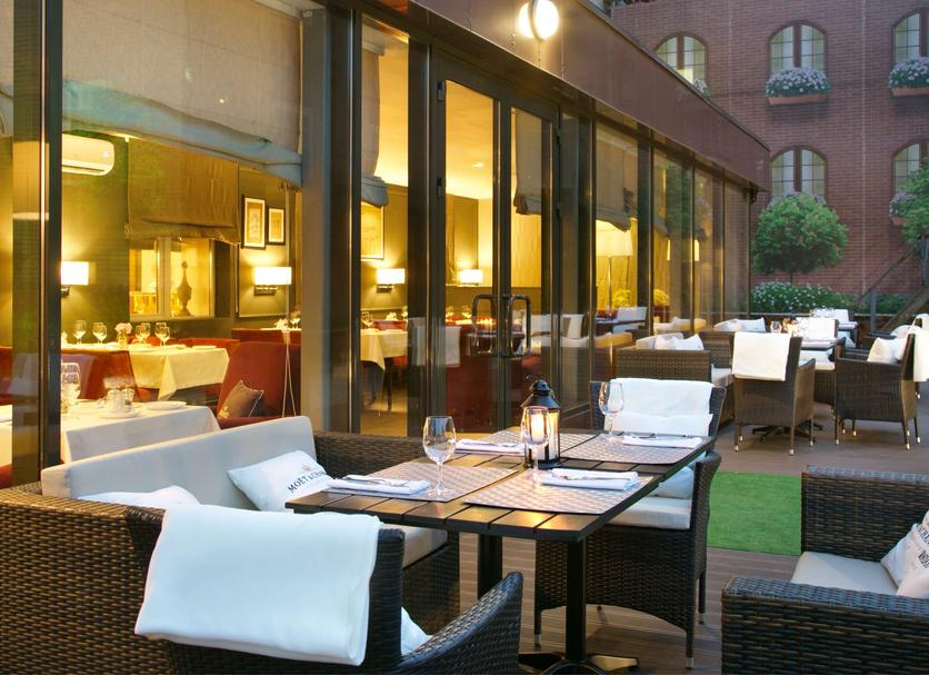 Restaurant Photo