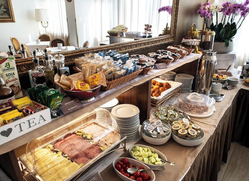 Buffet Photo