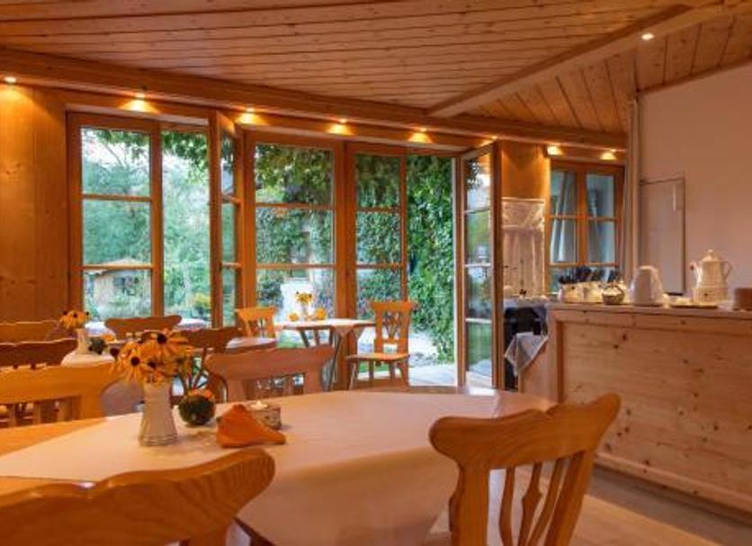 Dining room Photo