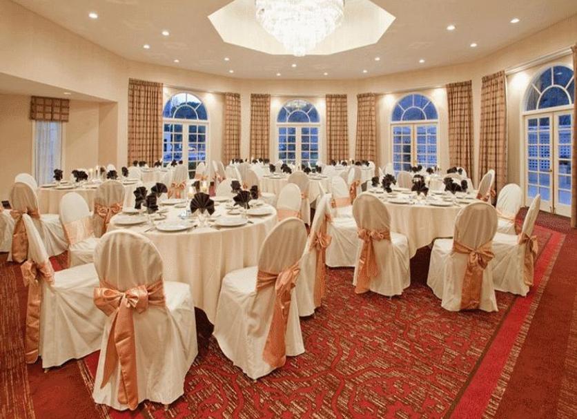 Banquet hall Photo