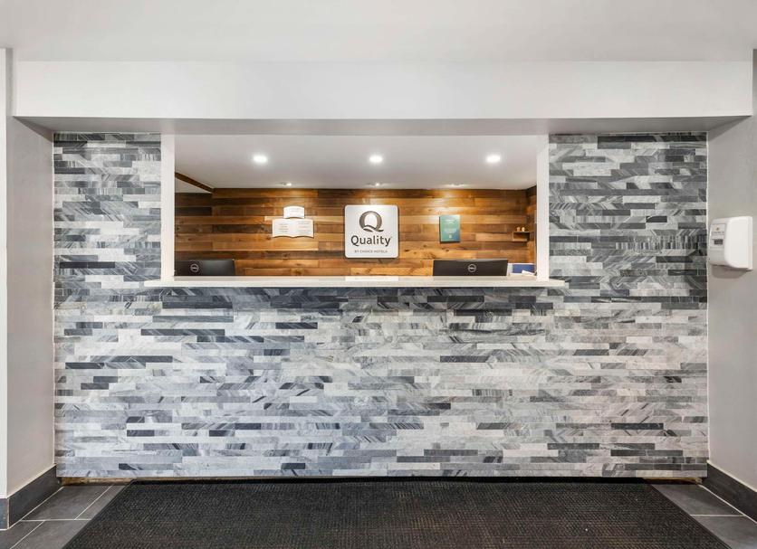 Front desk Photo