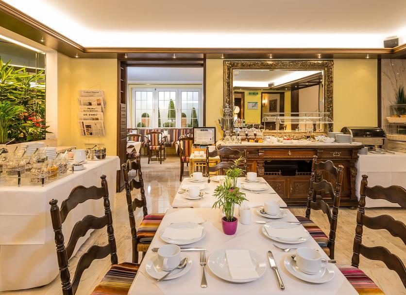 Restaurant Photo