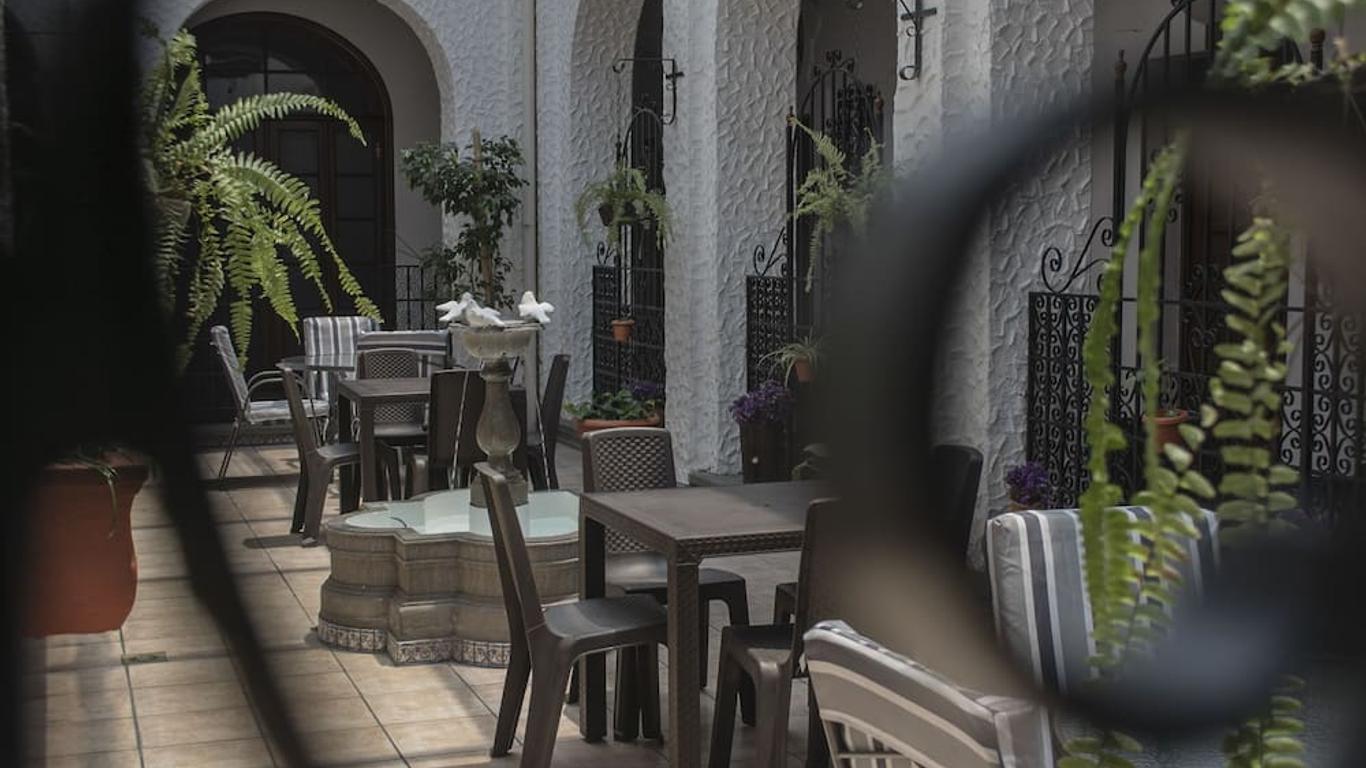 Hotel & Cafe Ajau Colonial