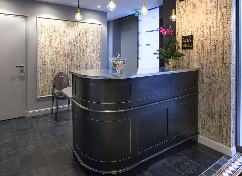 Front desk Photo