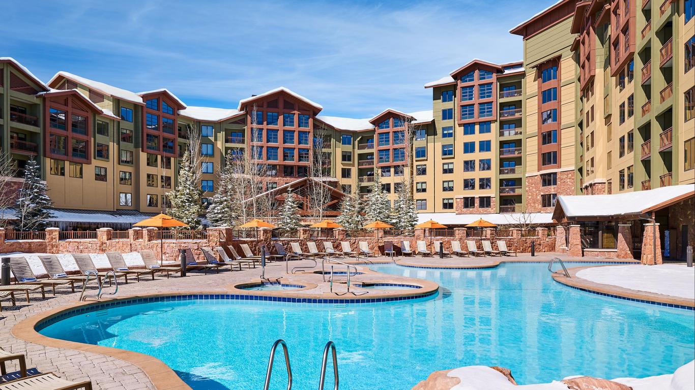 Grand Summit Hotel