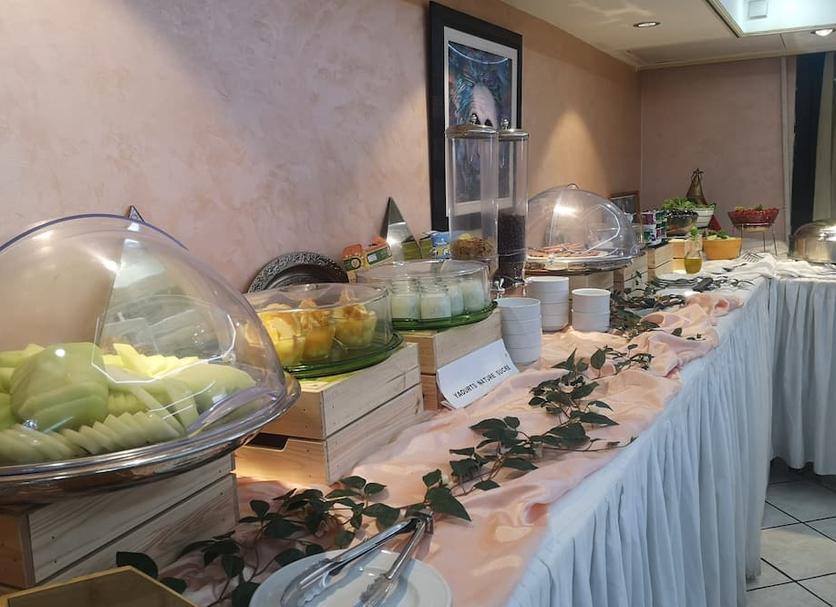 Buffet Photo