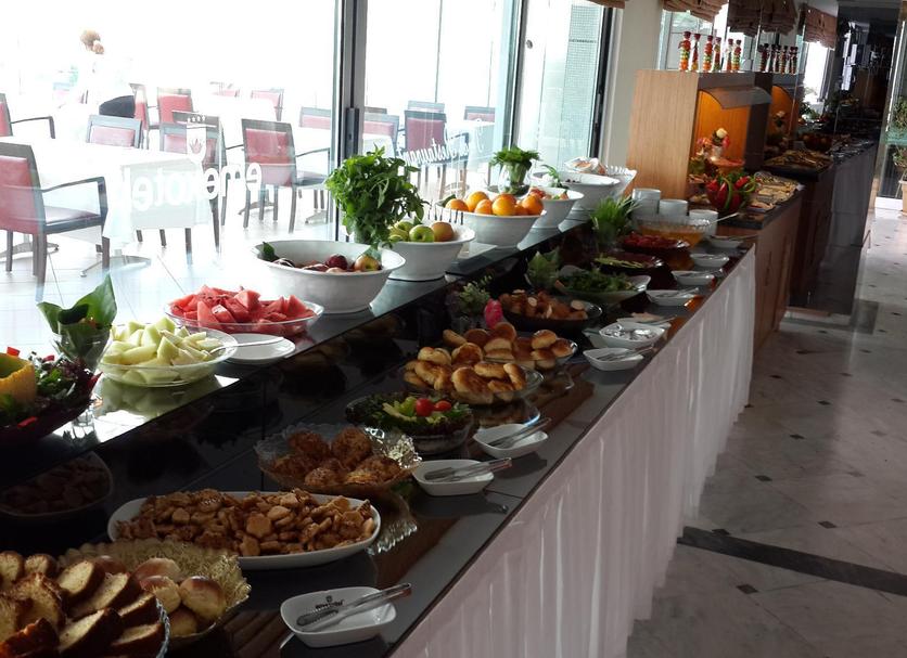 Buffet Photo