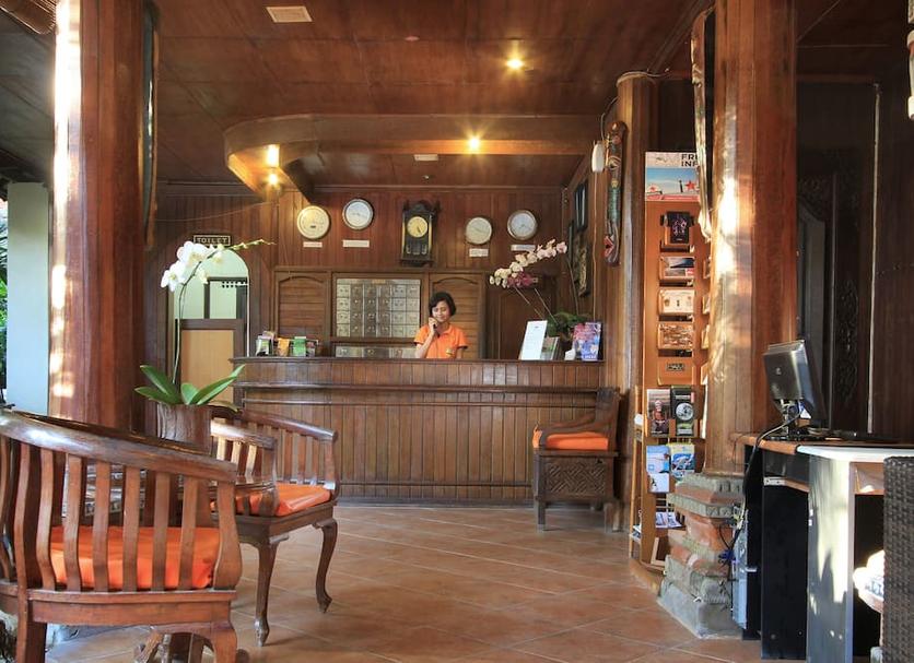 Front desk Photo