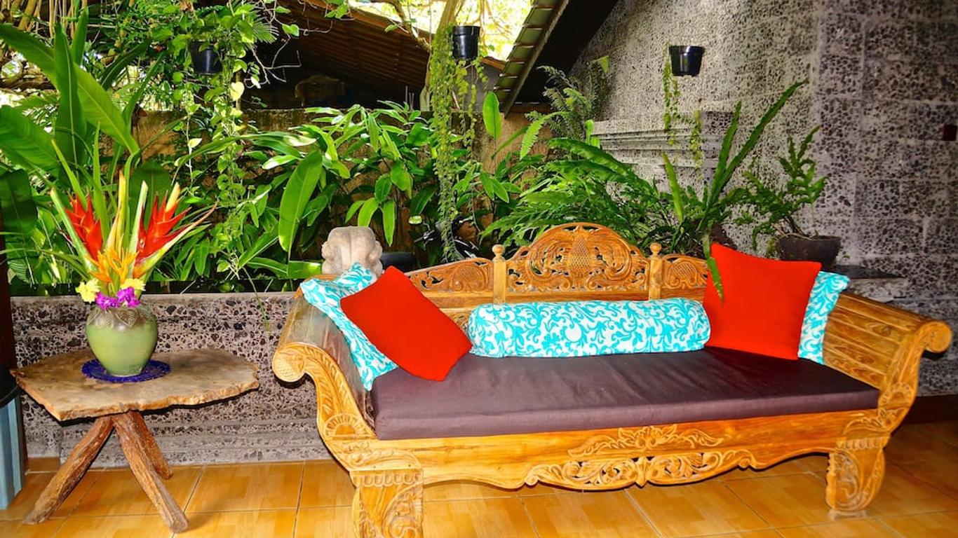 Aahh Bali Bed and Breakfast