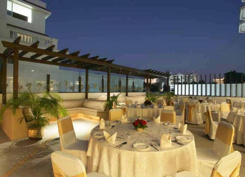 Banquet hall Photo