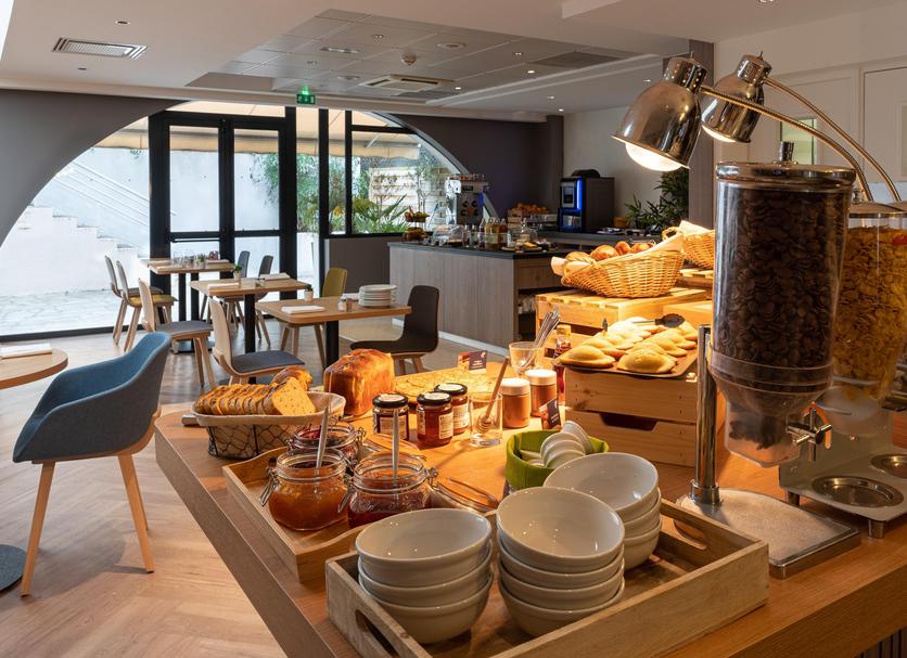 Restaurant Photo
