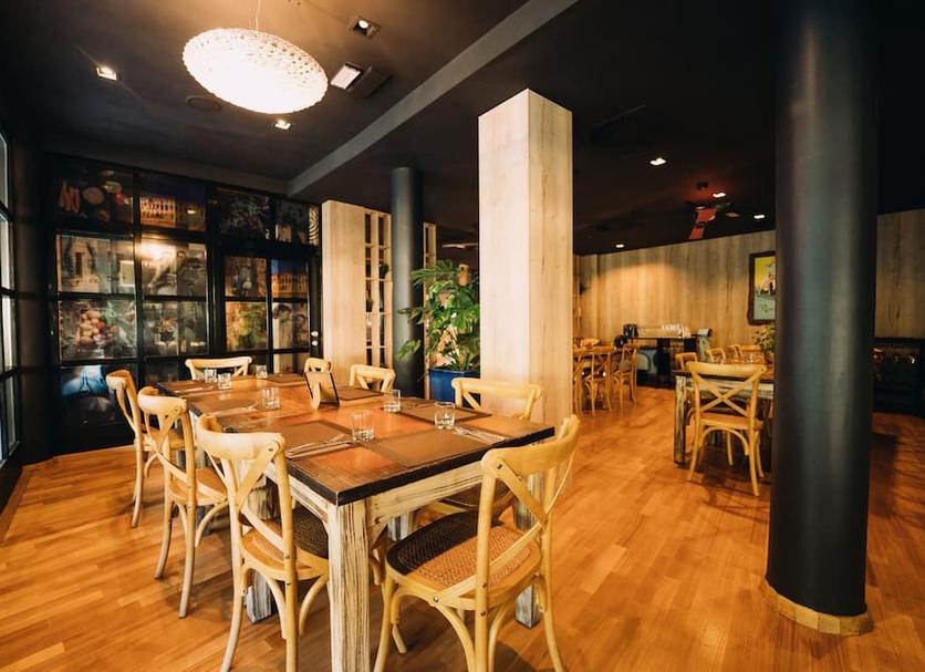 Restaurant Photo