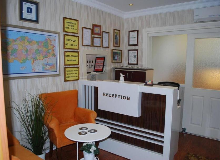 Front desk Photo