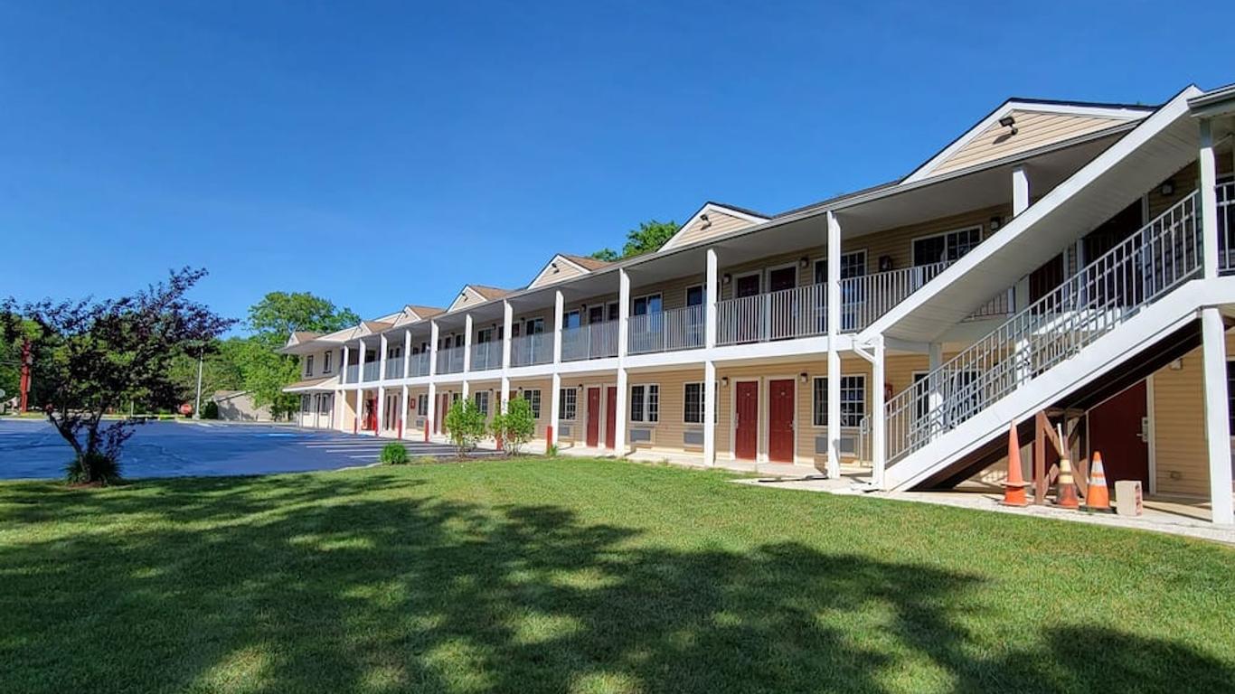 Atrium Inn & Suites