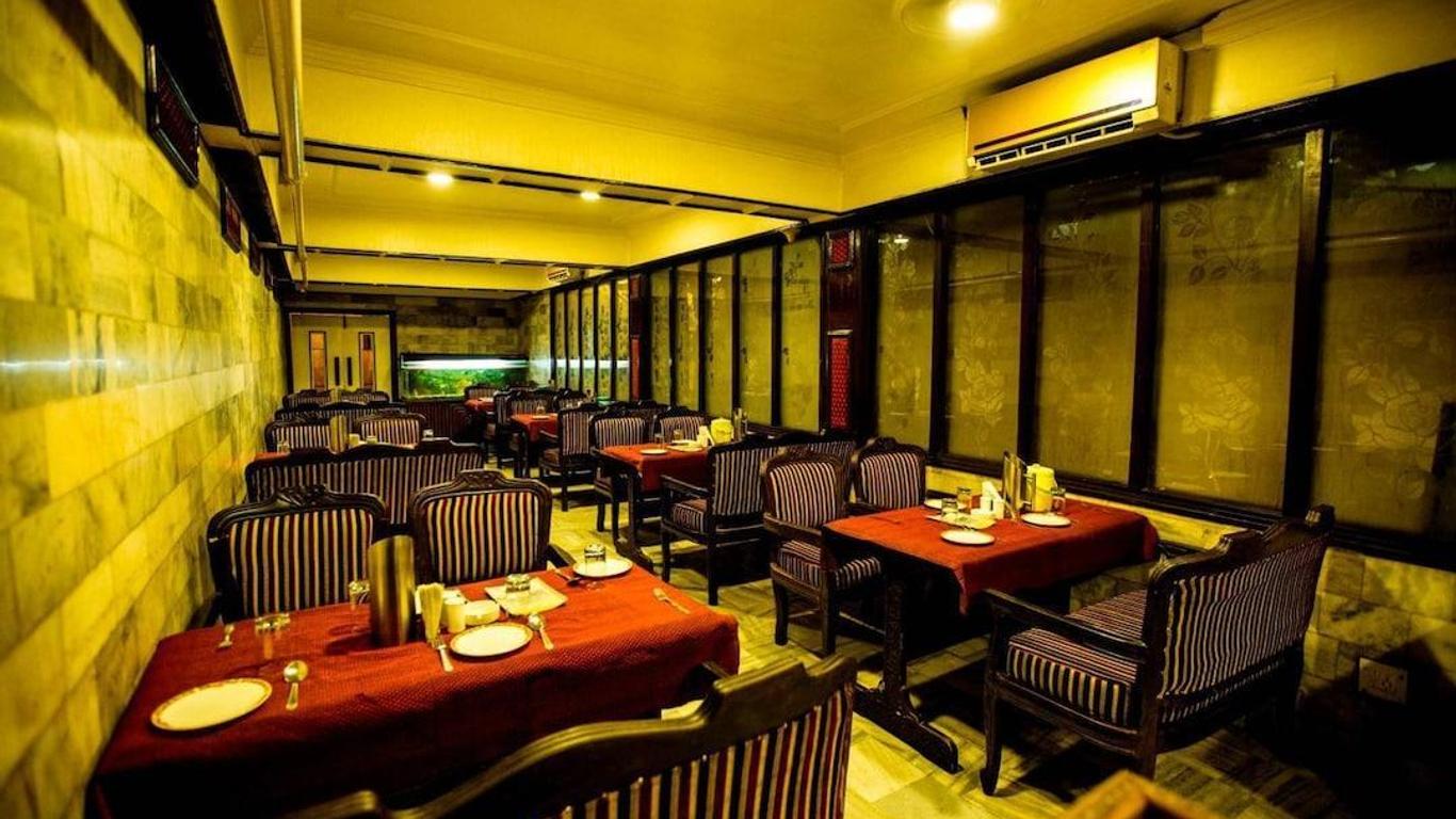 Hotel Deep Avadh