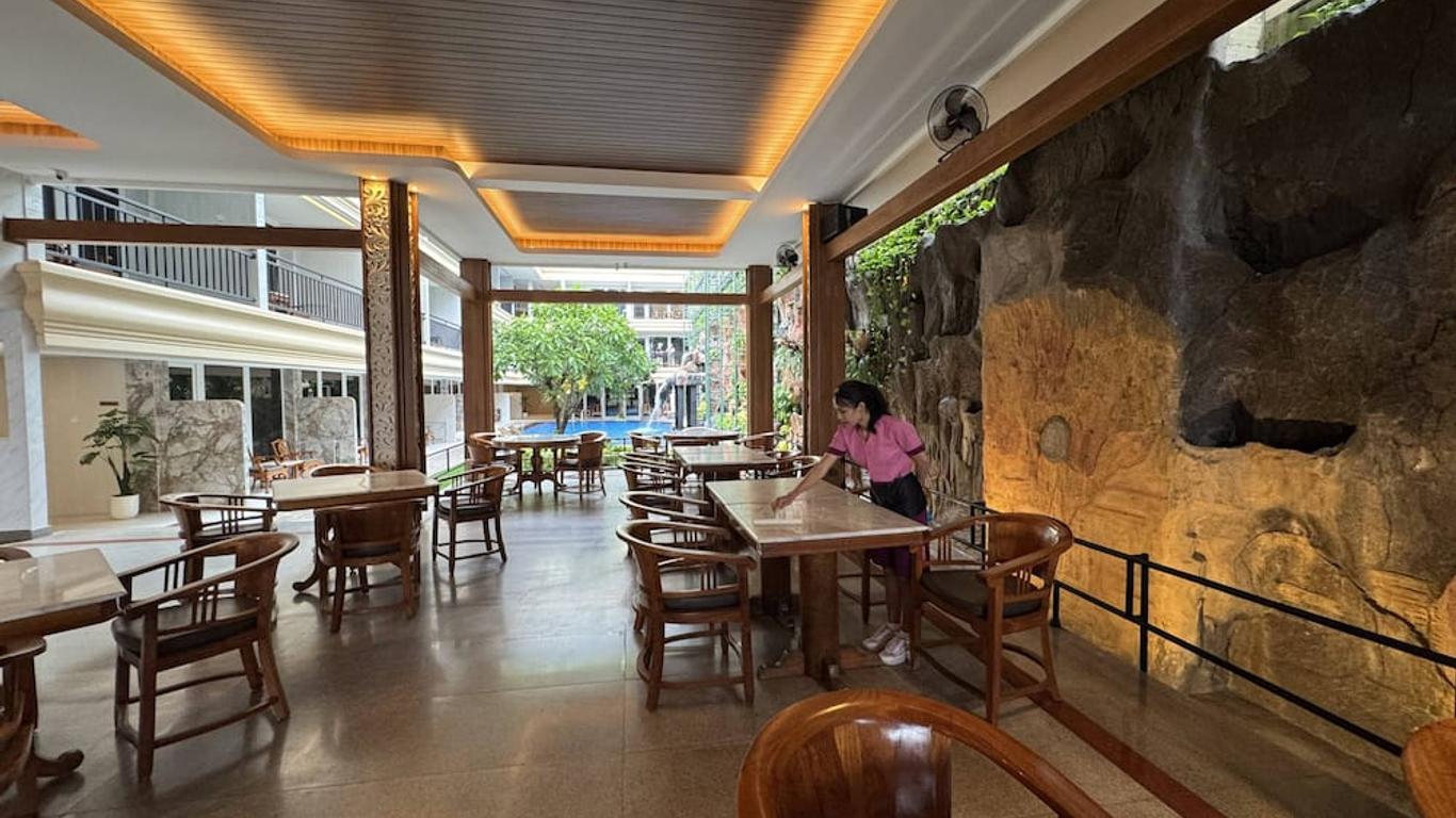 Green Garden Hotel