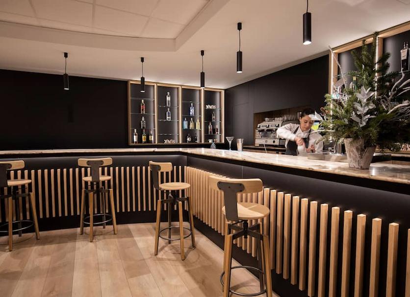 Bar Photo