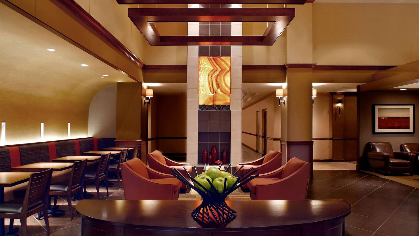 Hyatt Place Milwaukee Airport