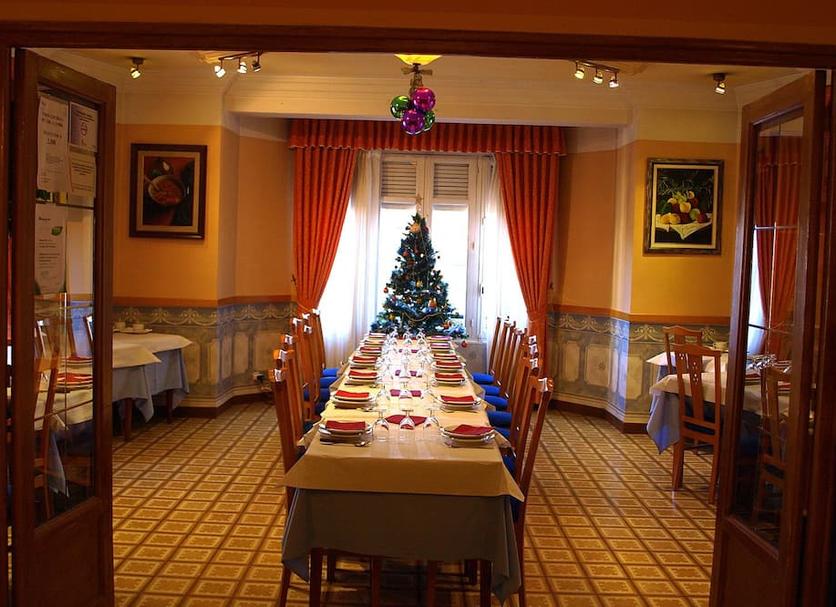 Restaurant Photo