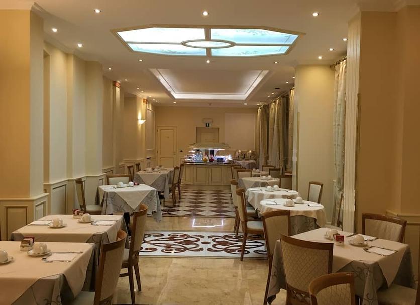 Restaurant Photo
