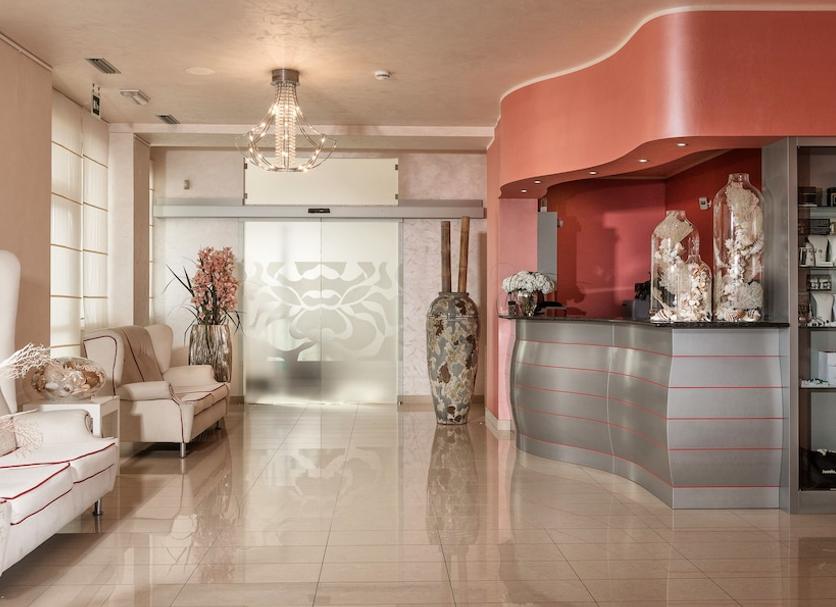 Front desk Photo