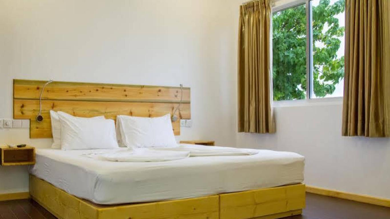 Royal Pearl Inn