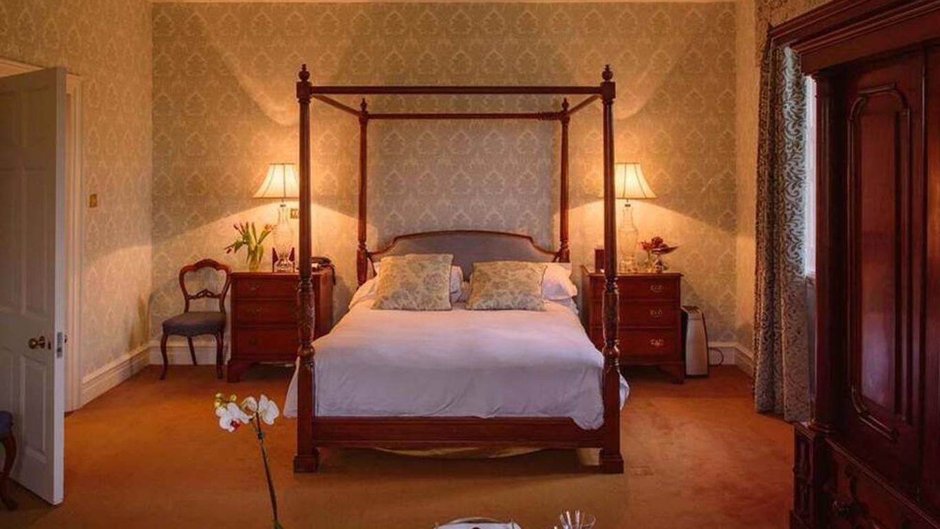 Waterford Castle Hotel & Golf Resort