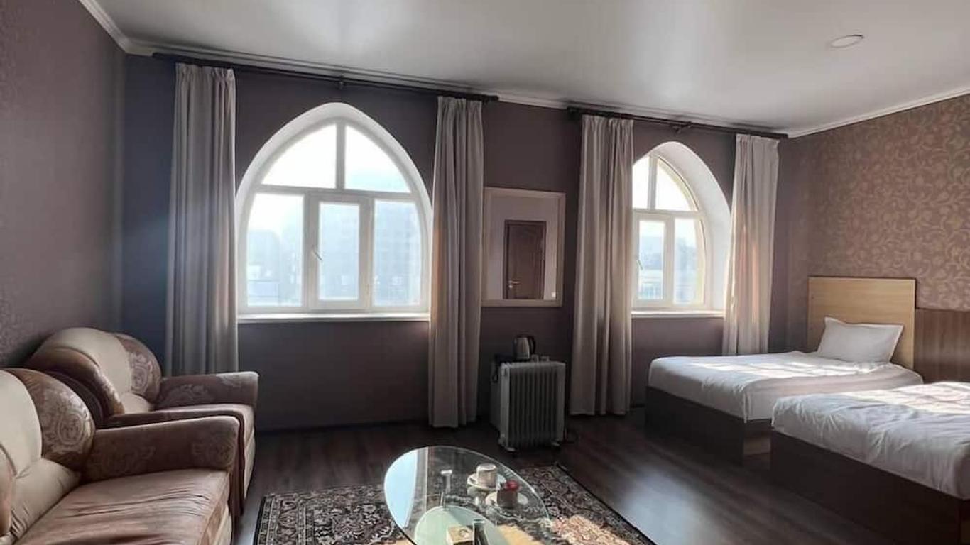 Shah Palace Hotel