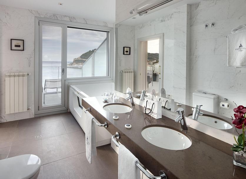 Bathroom Photo