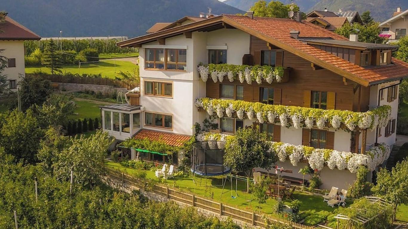 Weinberg Apartments