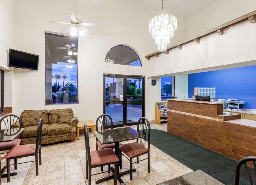 Front desk Photo