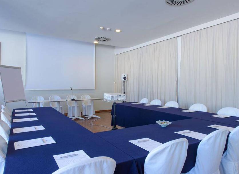 Conference room Photo