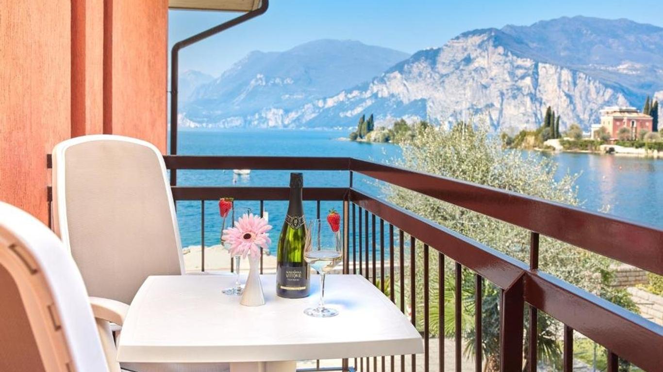 Beach Hotel Rosa