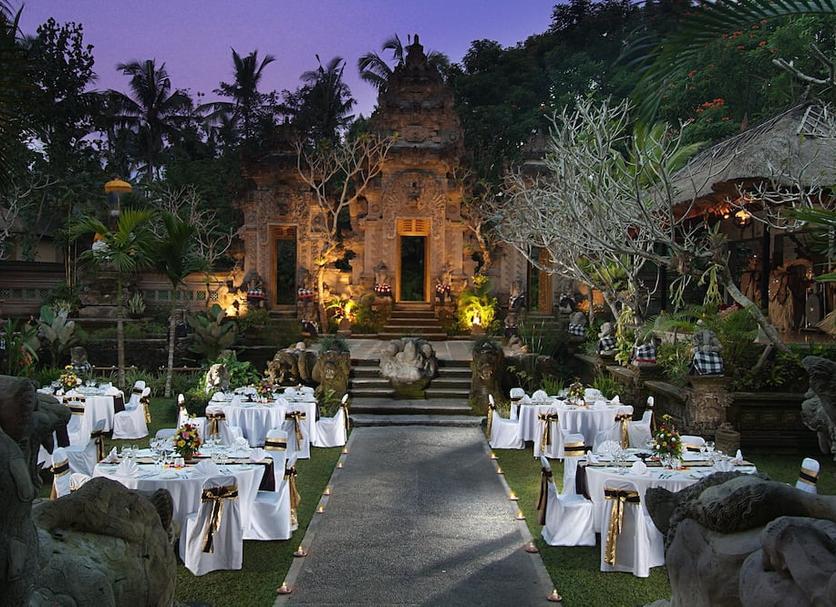 Banquet hall Photo