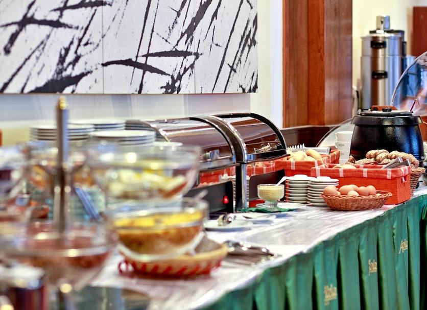 Buffet Photo