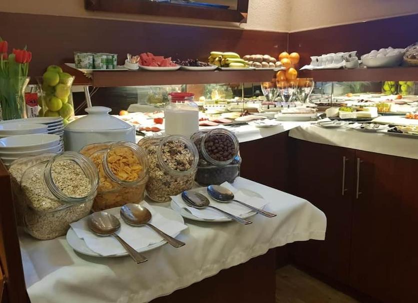 Buffet Photo