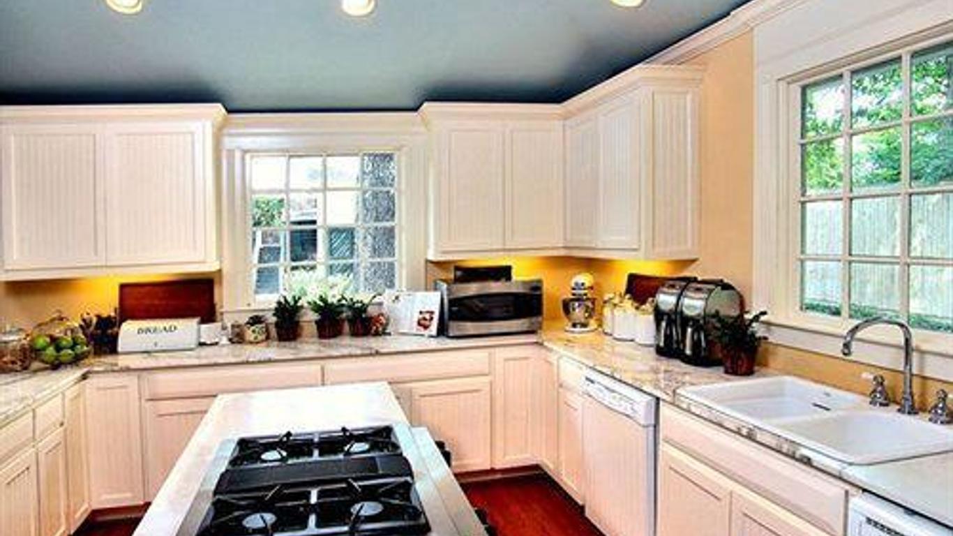 Corinthian Bed And Breakfast