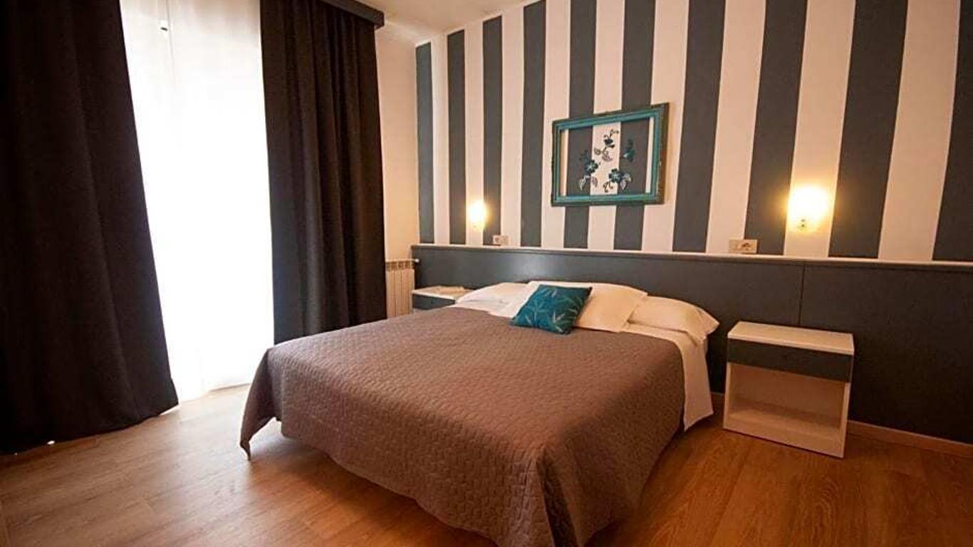 Hotel Crystal