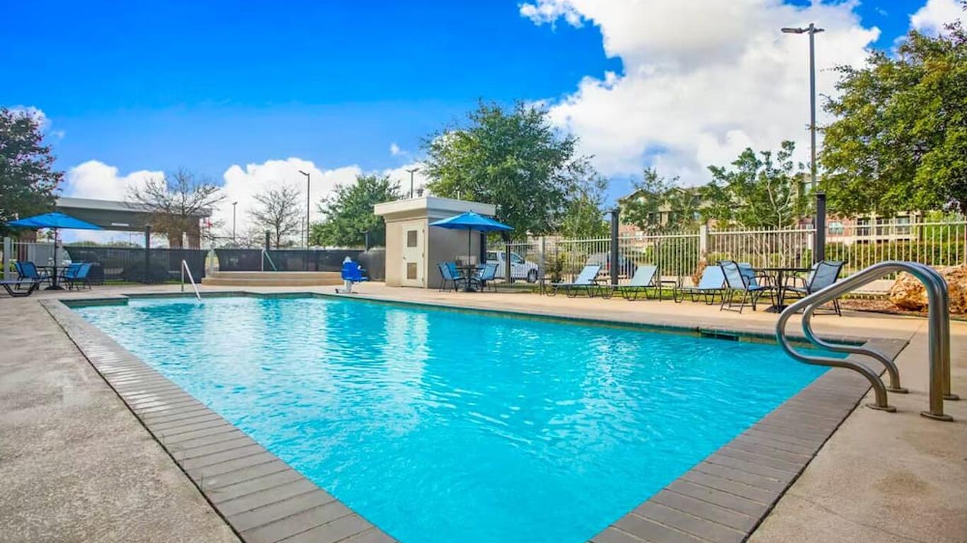 La Quinta Inn & Suites by Wyndham Austin NW/Lakeline Mall