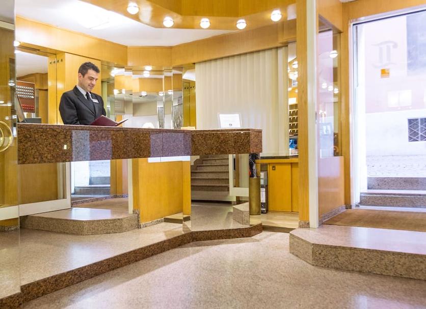 Front desk Photo