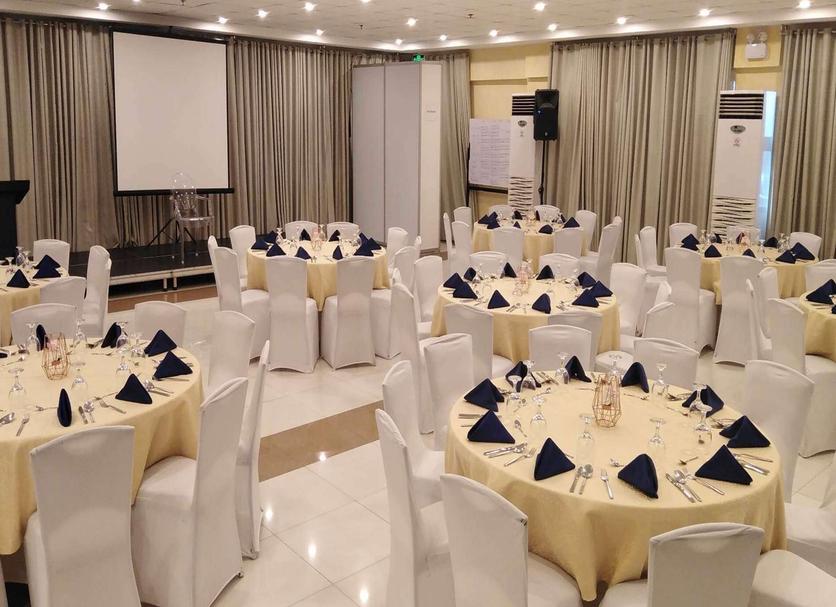 Banquet hall Photo