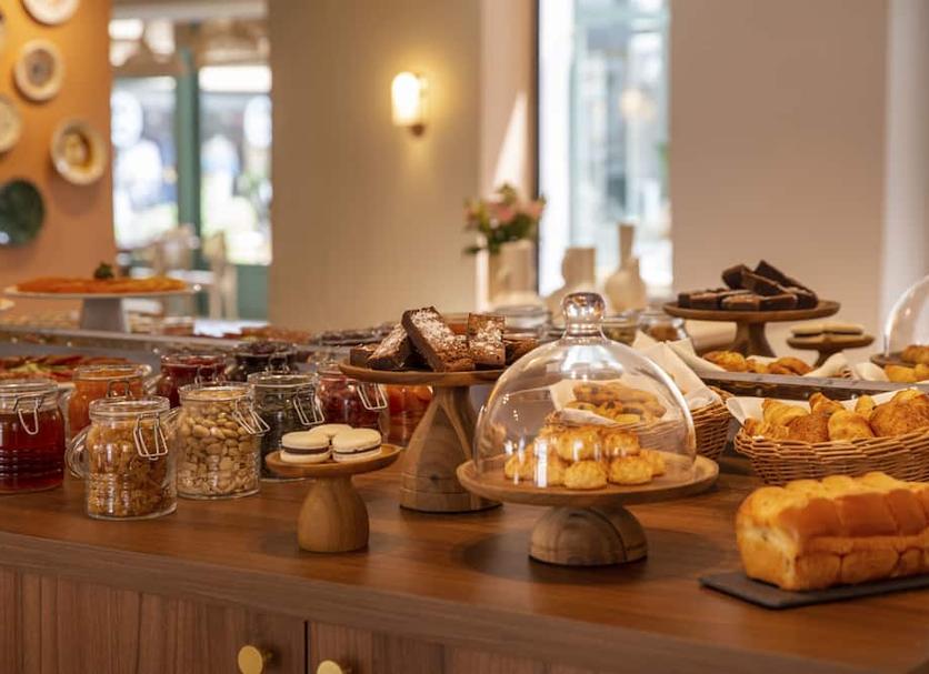 Buffet Photo