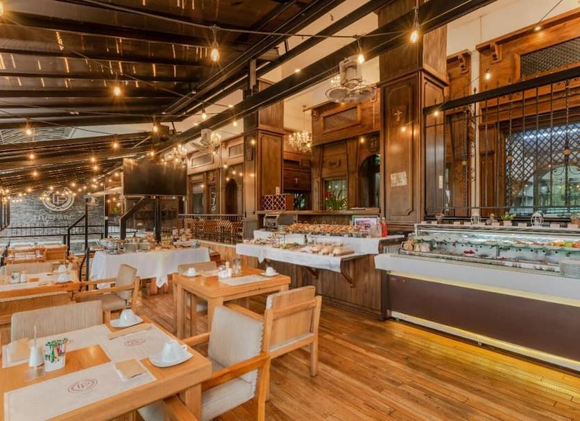 Restaurant Photo