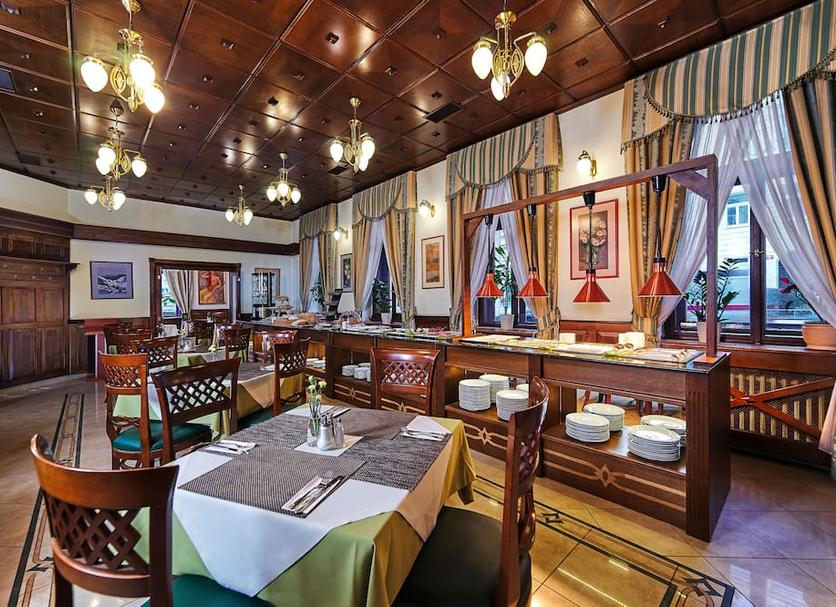 Restaurant Photo