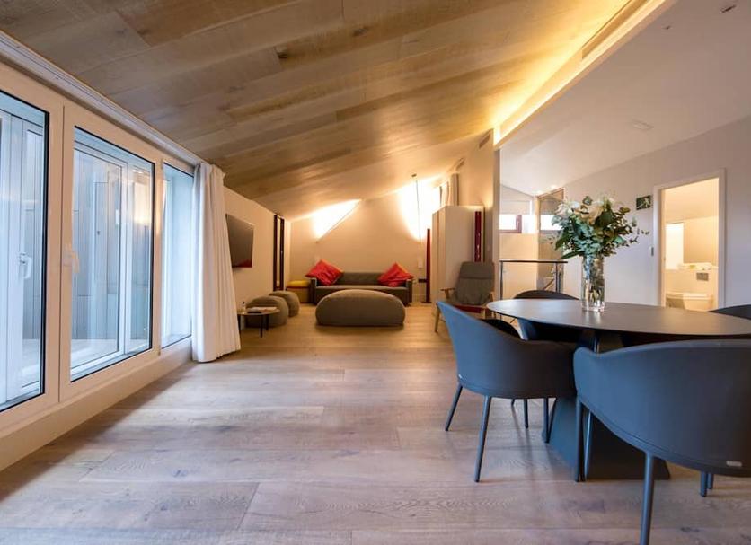 Dining room Photo
