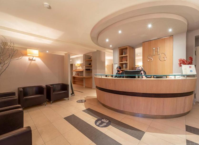Front desk Photo