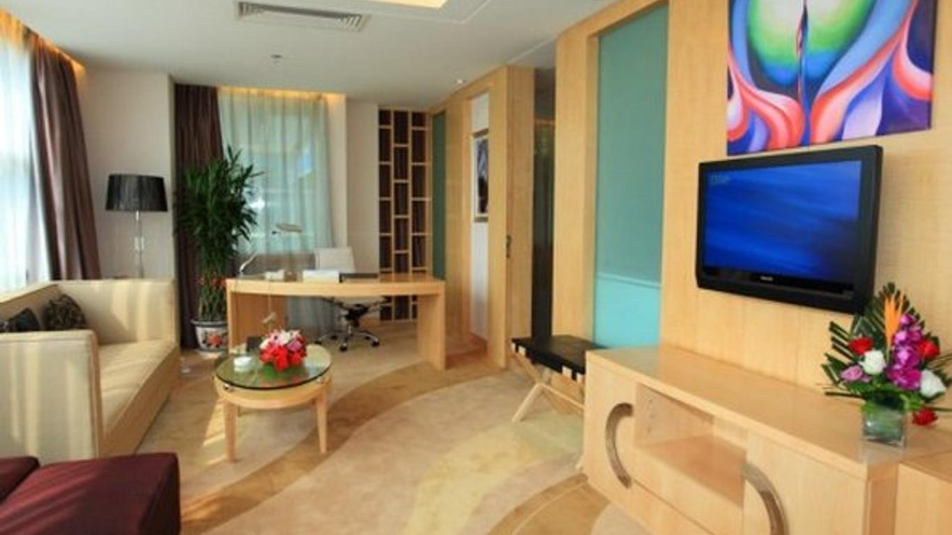 Guangming Business Hotel
