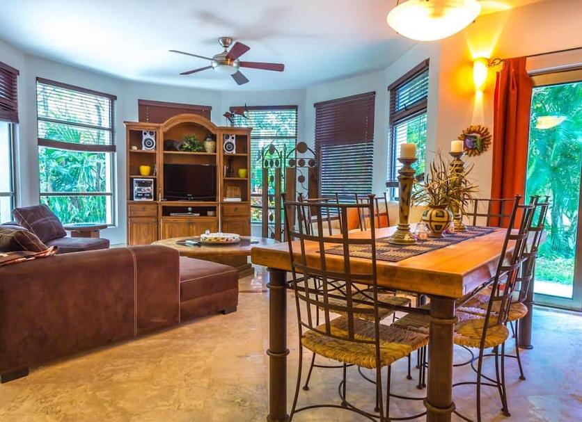 Dining room Photo